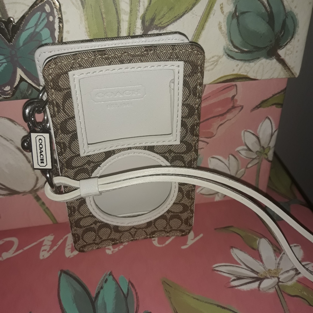 Coach ipod classic case with wristlet